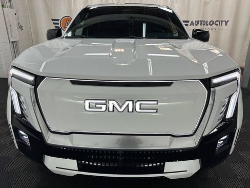 Used 2025 GMC Sierra EV Denali AWD/4WD image 3