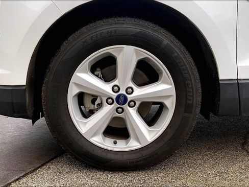 Used 2016 Ford Edge SE image 9