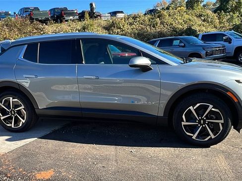 New 2026 Chevrolet Equinox EV LT image 4