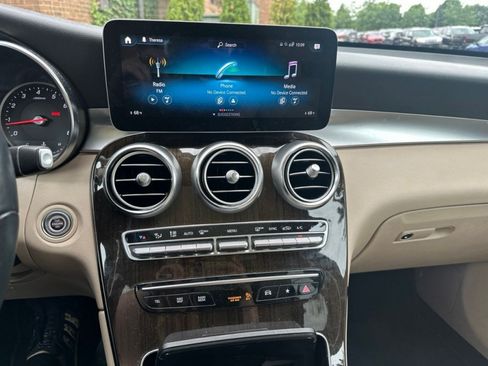 Used 2020 Mercedes-Benz GLC 300 4MATIC image 10