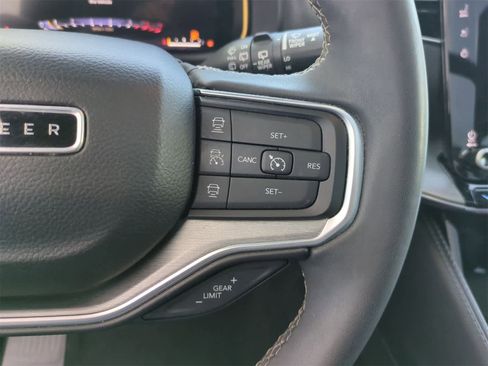 Used 2023 Jeep Wagoneer Series II w/ Convenience Group I image 24