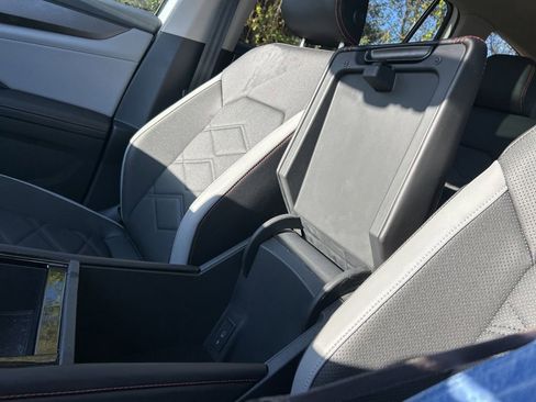 Certified 2025 Volkswagen Atlas Peak Edition SE image 40