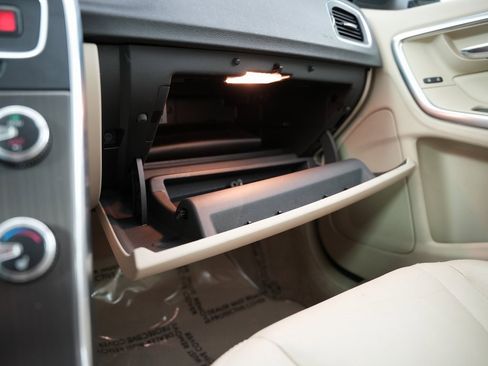 Used 2015 Volvo S60 T5 Platinum image 49