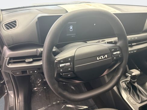 Used 2025 Kia K4 FWD image 12