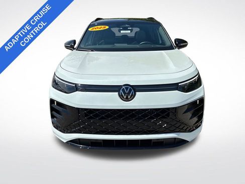 Used 2025 Volkswagen Tiguan SE R-Line AWD/4WD image 8
