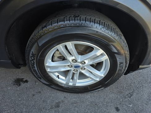 Used 2023 Ford Explorer XLT w/ Equipment Group 202A image 28