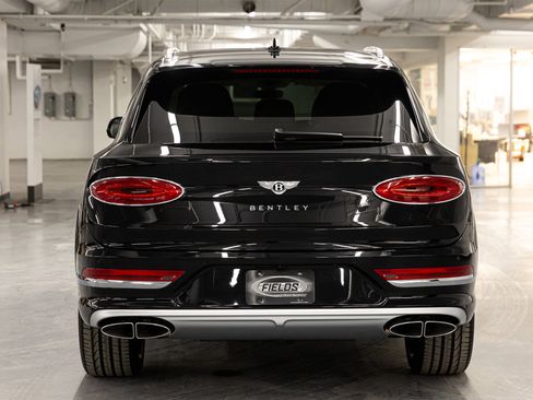 New 2025 Bentley Bentayga Extended Wheelbase image 8
