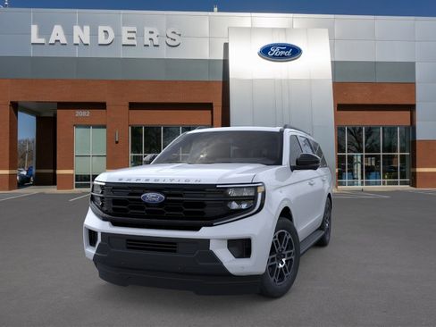 New 2026 Ford Expedition Active RWD image 2