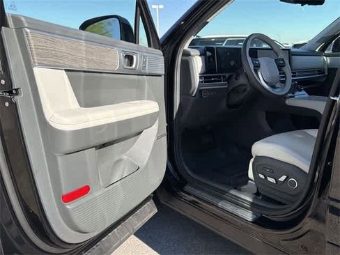 Used 2025 Hyundai Santa Fe Calligraphy image 18