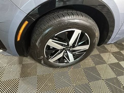 Used 2021 Kia Sorento S w/ Panoramic Sunroof Package FWD image 9