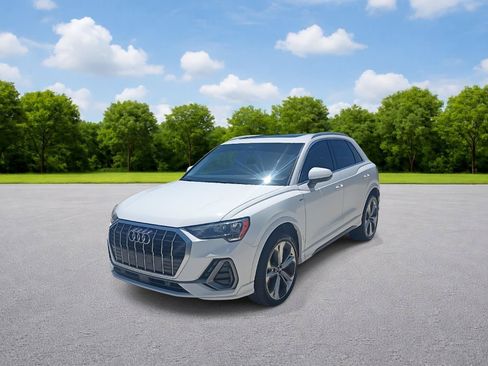 Used 2021 Audi Q3 2.0T Premium w/ Convenience Package AWD/4WD image 3