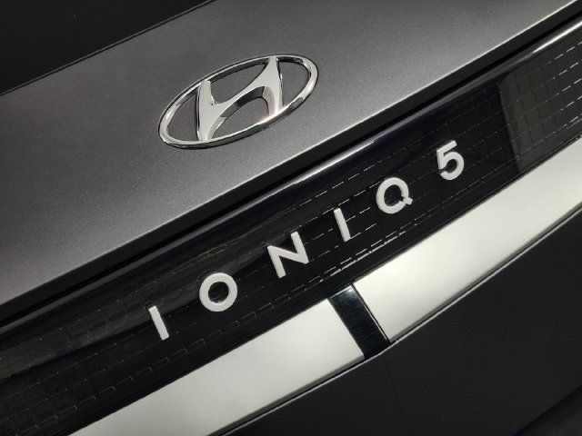 Certified 2024 Hyundai Ioniq 5 SEL AWD/4WD image 9