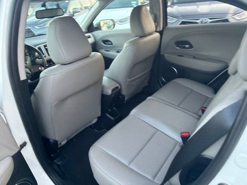 Used 2018 Honda HR-V EX-L image 16