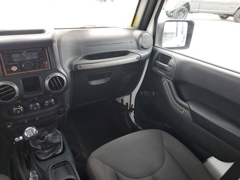 Used 2017 Jeep Wrangler Unlimited Sport w/ Connectivity Group image 17