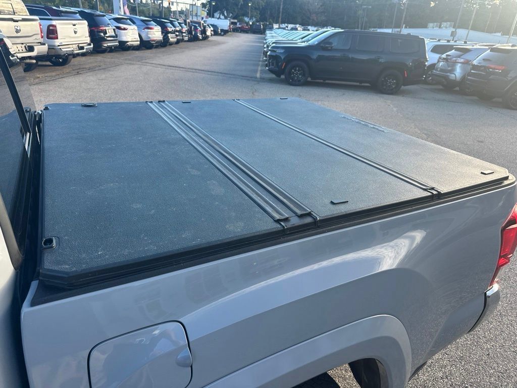 Used 2019 Toyota Tacoma SR5 AWD/4WD image 29