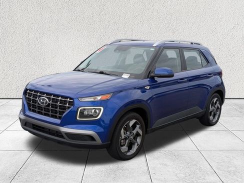 Used 2024 Hyundai Venue Limited FWD image 7