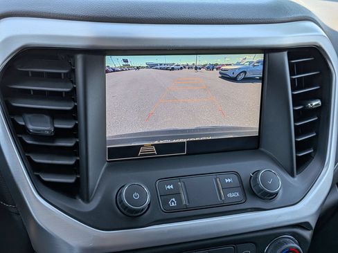 Certified 2023 GMC Acadia SLE FWD image 13