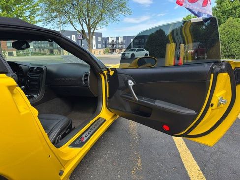 Used 2013 Chevrolet Corvette Convertible RWD image 37