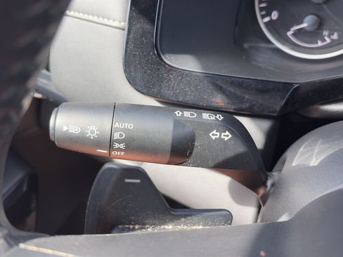 Used 2025 Nissan Pathfinder SV AWD/4WD image 19
