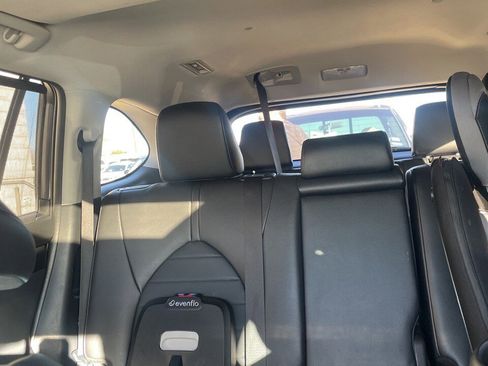 Used 2024 Toyota Highlander XLE image 13