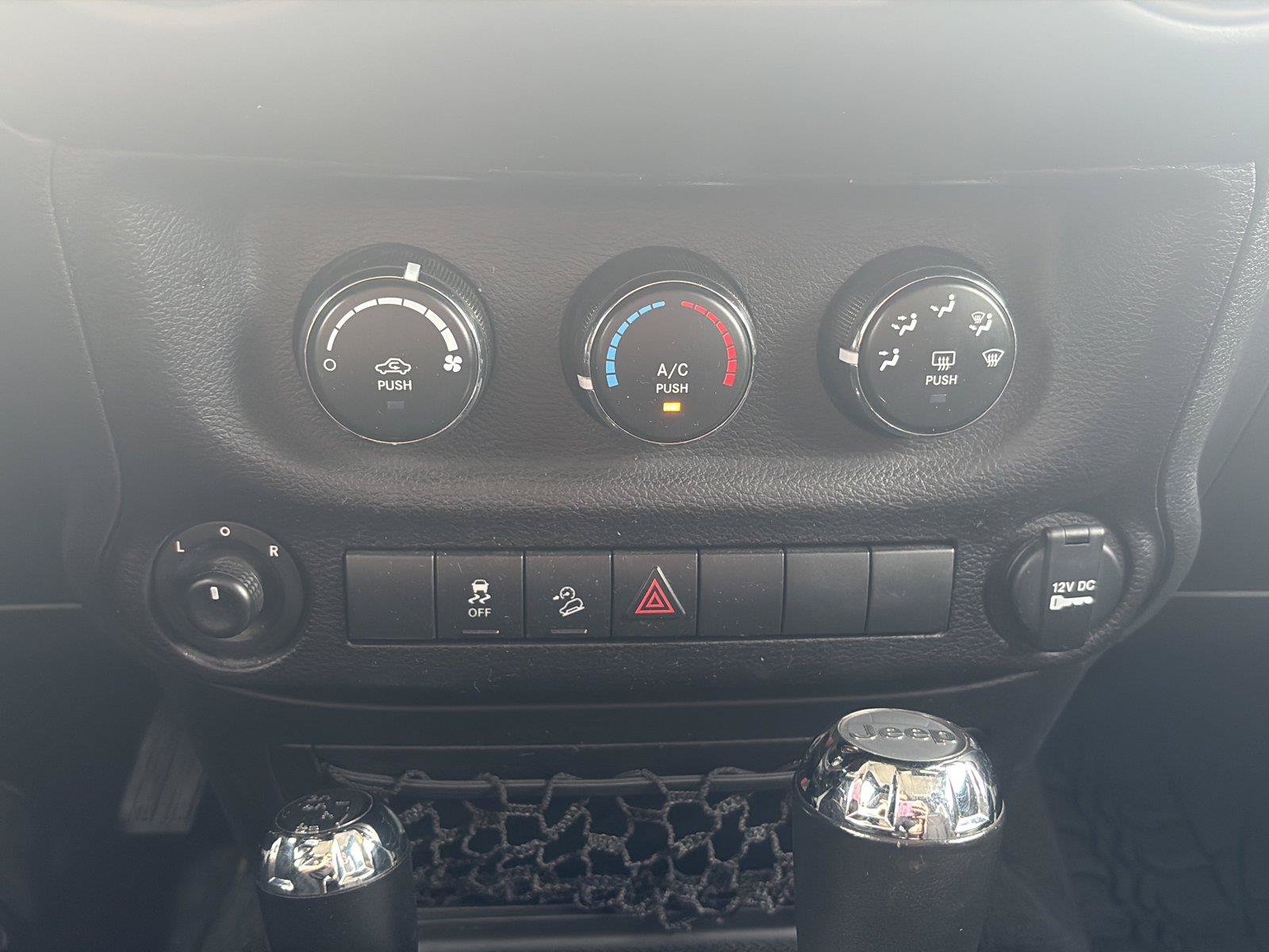Used 2018 Jeep Wrangler Unlimited Sport AWD/4WD image 32