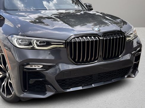 Used 2022 BMW X7 xDrive40i w/ M Sport Package AWD/4WD image 30