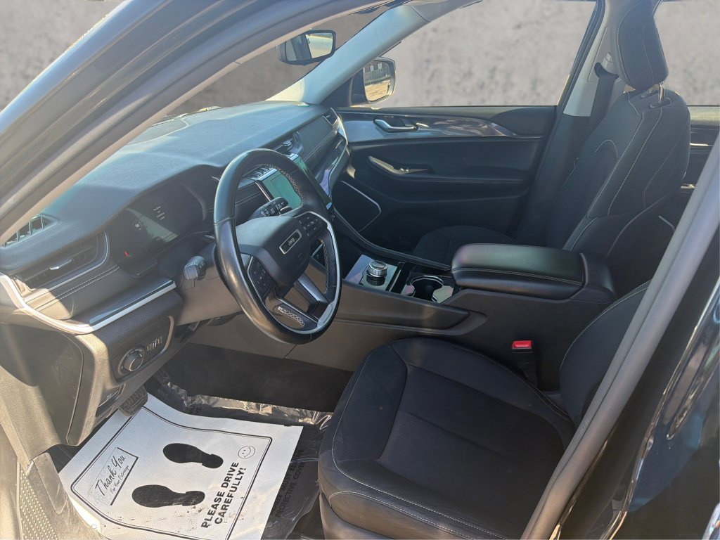 Used 2021 Jeep Grand Cherokee L Laredo w/ Luxury Tech Group I AWD/4WD image 11