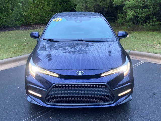 Used 2021 Toyota Corolla SE FWD image 2