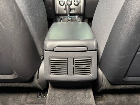 Used 2011 Dodge Challenger image 21