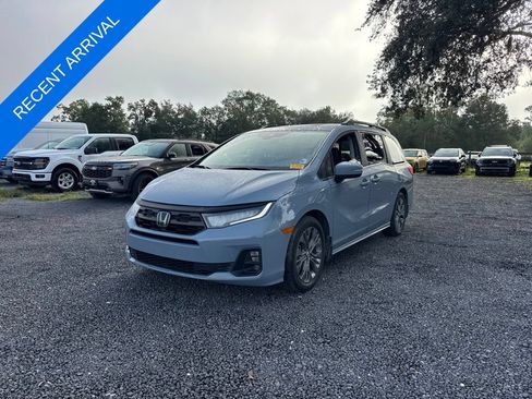 Used 2025 Honda Odyssey Touring image 1