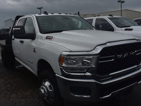 Used 2024 RAM 3500 SLT w/ Quick Order Package 2YG SLT AWD/4WD image 2