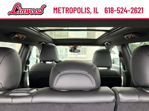 Used 2025 Jeep Compass Limited w/ Sun & Sound Group AWD/4WD image 13