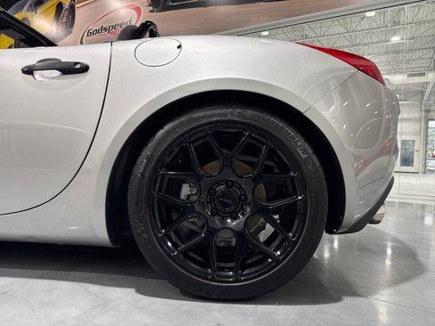 Used 2009 Pontiac Solstice GXP w/ Premium Package RWD image 18