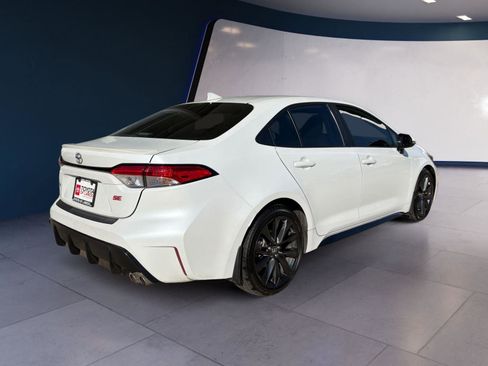 Used 2024 Toyota Corolla SE w/ SE Premium Package image 5