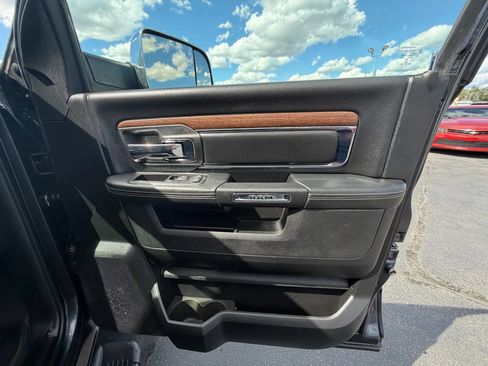 Used 2019 RAM 1500 Laramie AWD/4WD image 15
