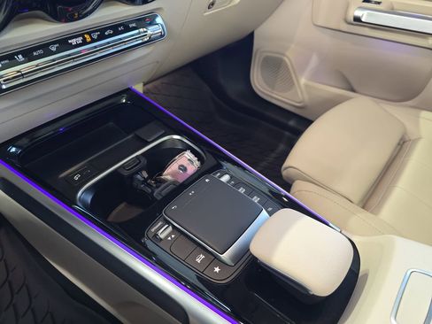 Certified 2022 Mercedes-Benz GLB 250 4MATIC w/ Premium Package Lite image 25