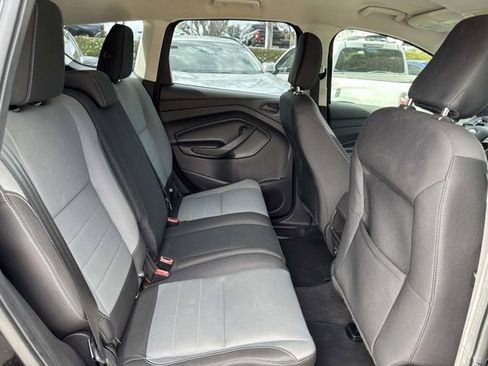 Used 2019 Ford Escape S image 19