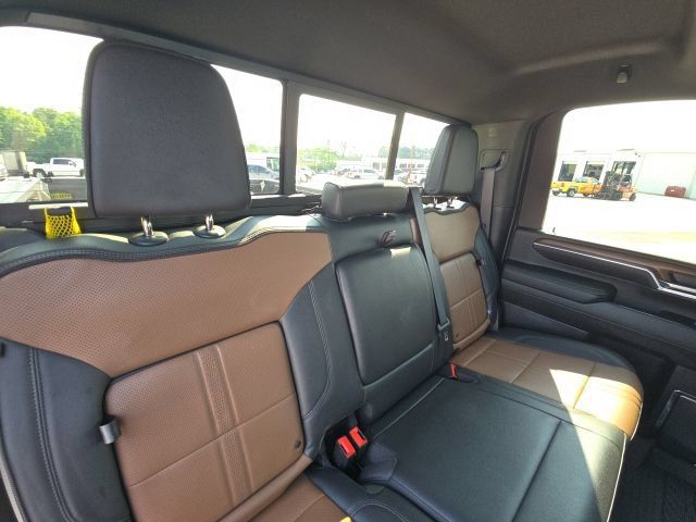 Used 2024 Chevrolet Silverado 3500 High Country w/ High Country Premium Package AWD/4WD image 14