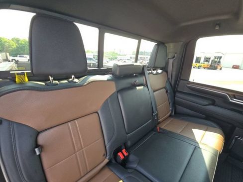 Used 2024 Chevrolet Silverado 3500 High Country w/ High Country Premium Package AWD/4WD image 14