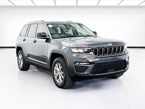 Used 2022 Jeep Grand Cherokee Limited RWD image 3