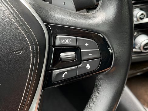 Used 2018 BMW 530e RWD image 35