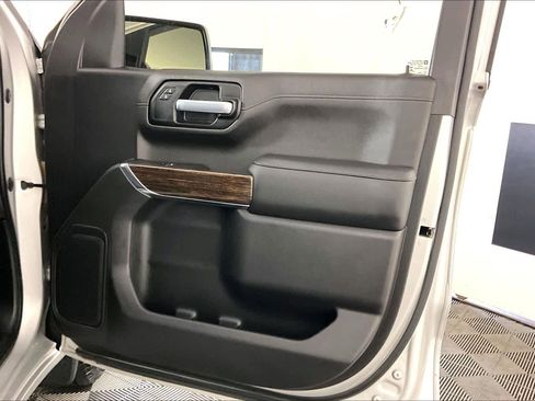 Used 2020 GMC Sierra 1500 SLE w/ SLE Value Package image 22