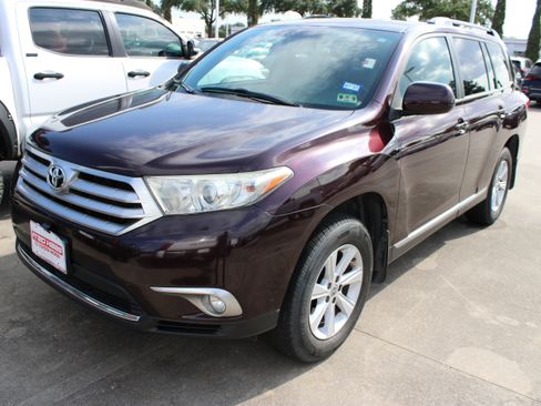 Used 2012 Toyota Highlander SE FWD image 4