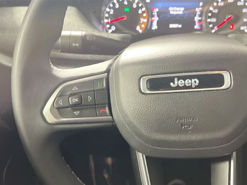 Used 2024 Jeep Compass Latitude AWD/4WD image 19