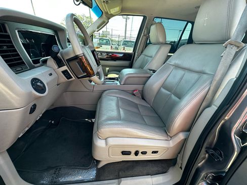 Used 2012 Lincoln Navigator 2WD image 56