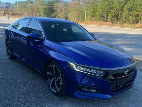 Used 2019 Honda Accord Sport image 3
