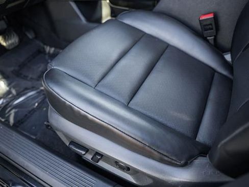 Used 2022 Nissan Rogue SV w/ SV Premium Package image 29