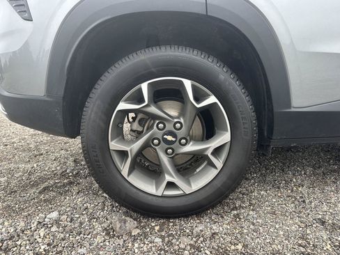 Used 2024 Chevrolet Trax LT w/ LT Convenience Package FWD image 10