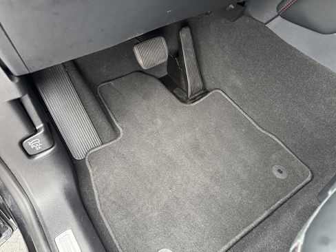 Used 2025 Ford Explorer ST-Line w/ ST-Line Street Pack image 26