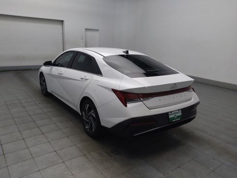 Used 2024 Hyundai Elantra SEL w/ Convenience Package FWD image 5